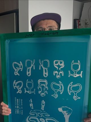 Pepa už tři roky říká, že udělá kolekci oblečení. 💪 Tak bude mít letos na stánku svůj DROP upcyklovaných triček a mikyn....